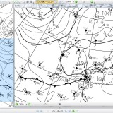 Twitter / @tenkizu_bot:2月5日(日)23時30分です。21時の実況天気図を ... http://bit.ly/wuUNeB